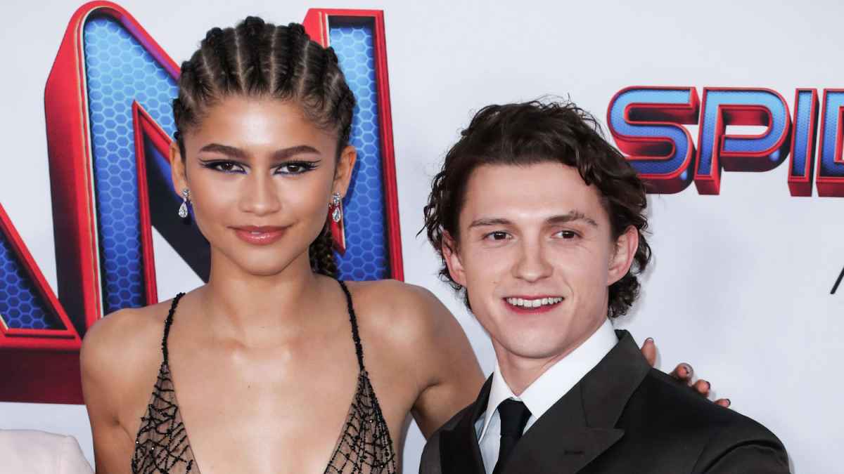 Zendaya Wears Ring With Tom Holland’s Initials