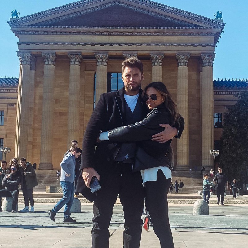 Playing Tourists! Jana Kramer and BF Allan Russell Visit Philly Together