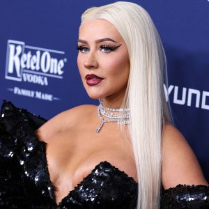 Christina Aguilera Wears Vagina Nails