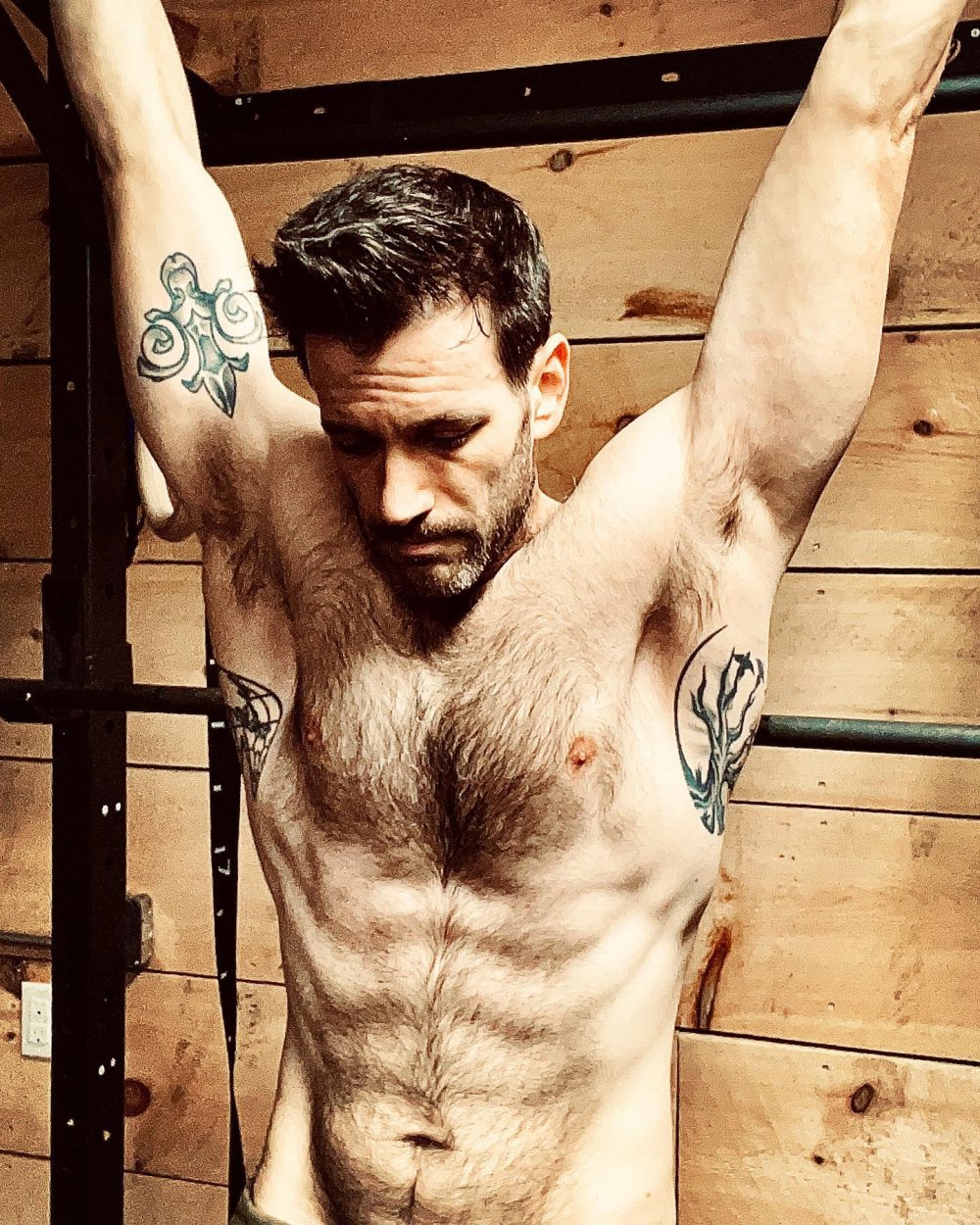 Colin Donnell Shows Off Shredded Abs