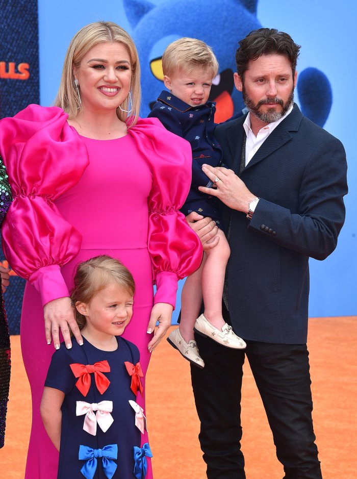 Inside Kelly Clarkson and Ex Brandon Blackstock s Great Coparenting Relationship- They ve Come A Long Way 414