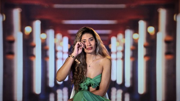 Love Is Blind s Jackie Bonds Claims Netflix Canceled Her Reunion Flight the Day Before Taping Amid Mental Health Concerns 032