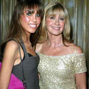 Olivia Newton-John’s Daughter Chloe Lattanzi Is Completely Unrecognizable: New Transformation Pics!