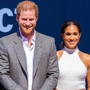 Prince Harry and Meghan Markle Cozy Up for the Kiss Cam at Los Angeles Lakers Game