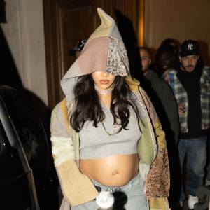 Rihanna Maternity Style 4 18