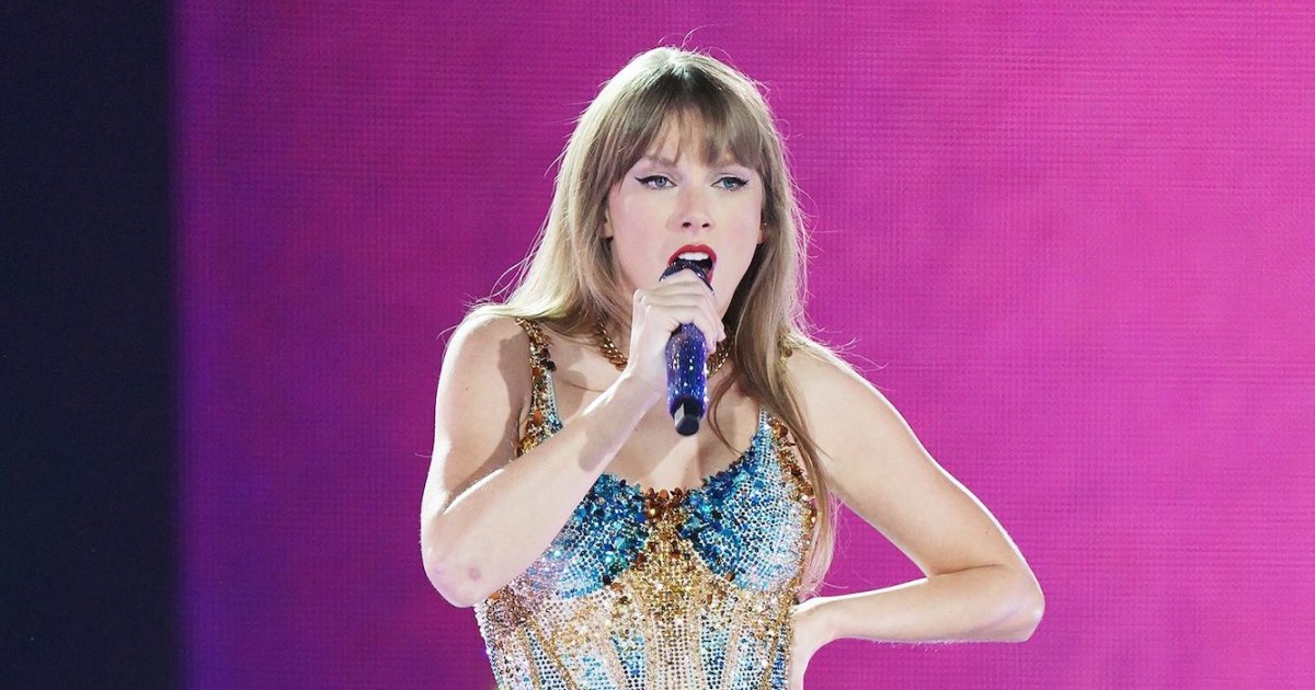 Taylor Swift Brushes Off Wardrobe Malfunction During 'Eras Tour'