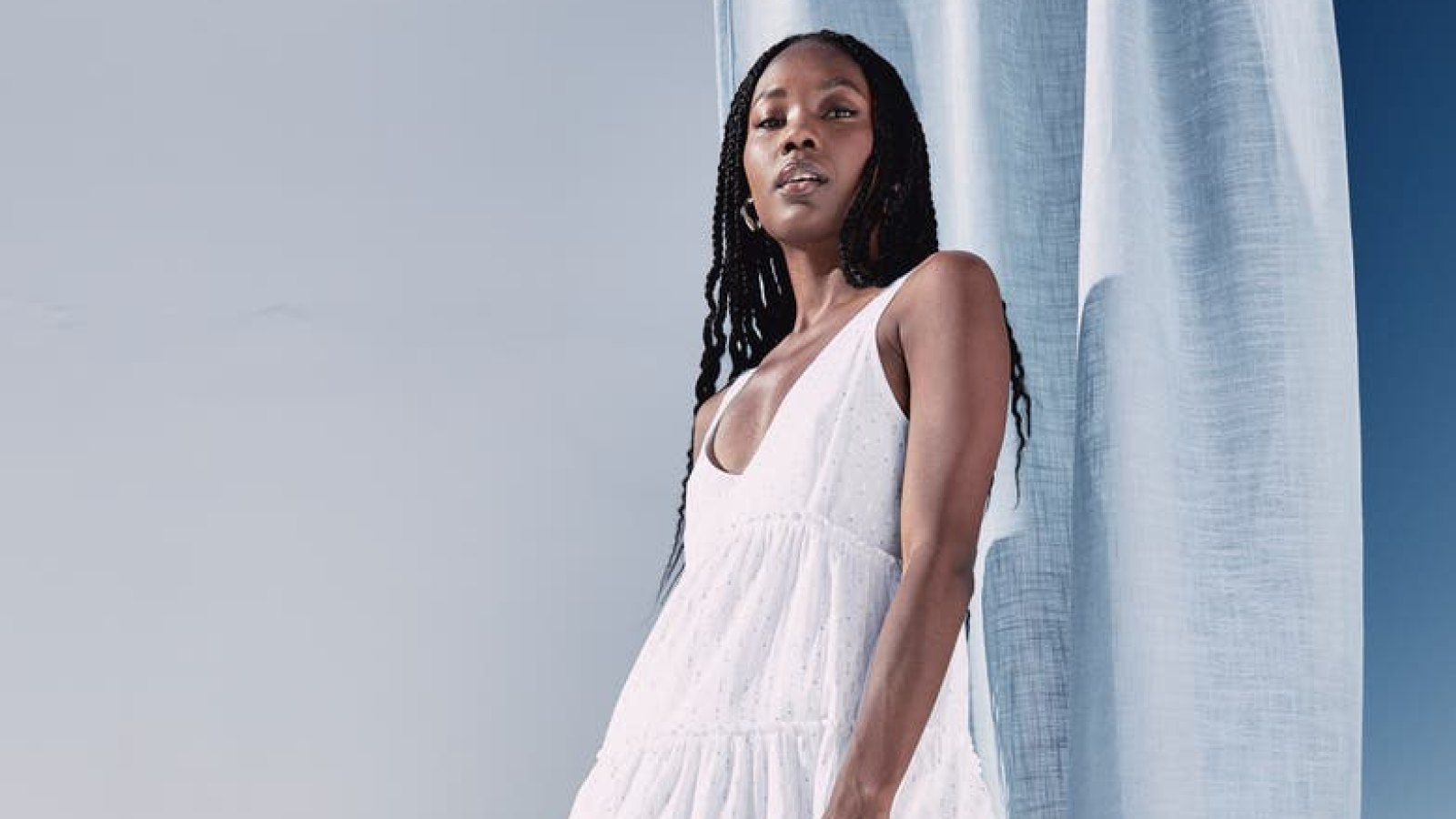 Zara Linen Collectio 2023: Take On the Heat in These Dresses