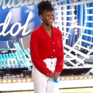 --American-Idol--Winner-Samantha--Just-Sam--Diaz-Reveals-She-s-Back-to-Busking-in-NYC-Subways---It-Wasn-t-Optional- -365