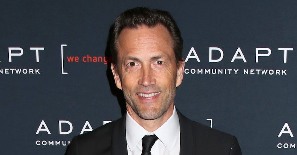 Andrew Shue Takes a Trip to the U K With His Sons Amid Divorce From Amy Robach e1682964878794