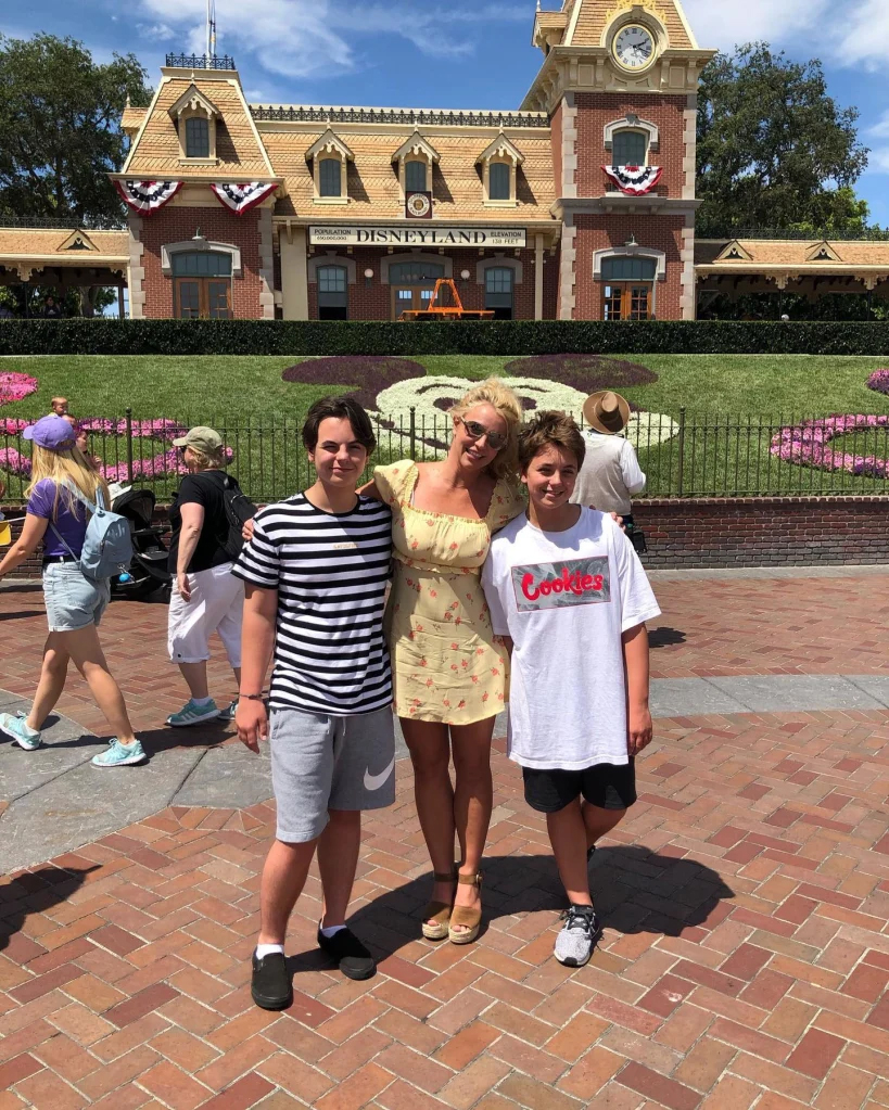 Britney Spears Hasn&rsquo;t Seen Kids In More Than 1 Year, Doc Claims