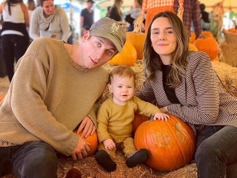 Jeremy-Allen-White-and-Estranged-Wife-Addison-Timlin-s-Family-Album-With-2-Daughters-164