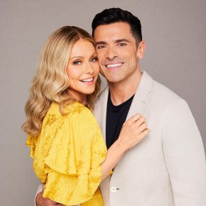 Kelly-Ripa-and-Mark-Consuelos-Pretend-to-French-Kiss-in-Front-of-Their-Kids---It-Disgusts-Them--496