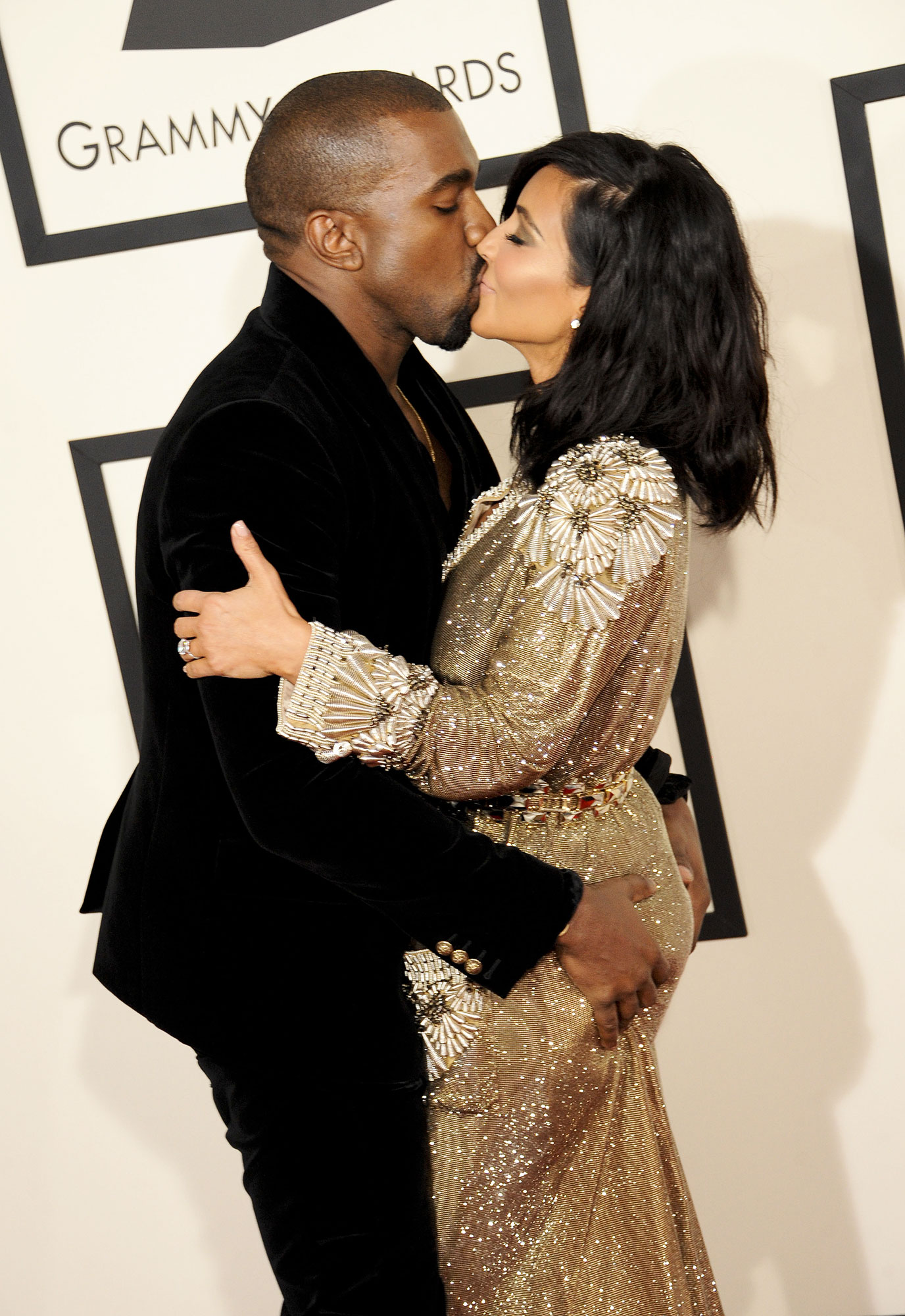 希少号　LOVE KIM KARDASHIAN knye west Kim Kardashian Overshares About Sex With Kanye West in KUWTK