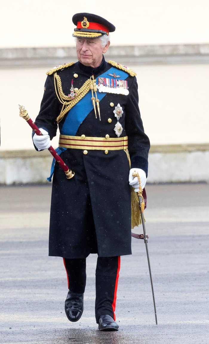 Kral Charles III Taç Giyme Her Kraliyet Kıyafetini Görün