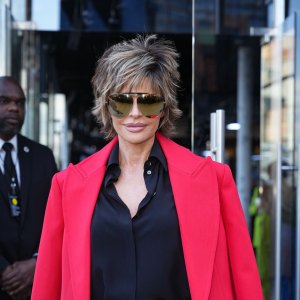 Lisa Rinna-s Signature Haircut Was Inspired by a Breakup