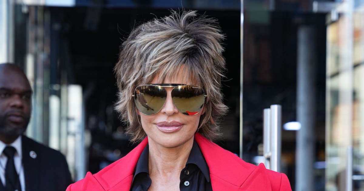 Lisa Rinna Says Her Signature Spiky Pixie Was the Result of a Breakup