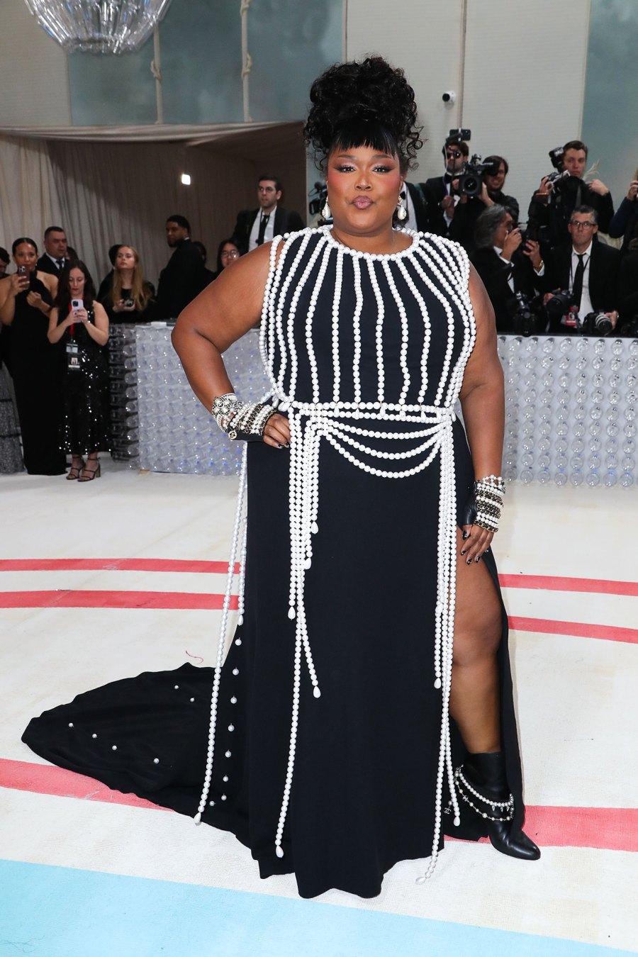 Lizzo Brings the Drama With a Fabulous Pearl-Covered Gown at the 2023 Met Gala- Photos 696