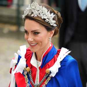 Princess Kate Curtsies to King Charles III During Coronation