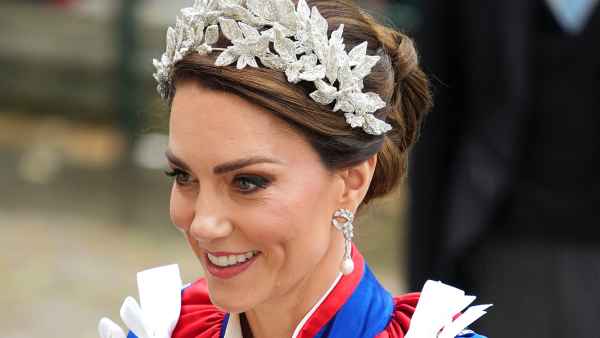 Princess Kate Curtsies to King Charles III During Coronation
