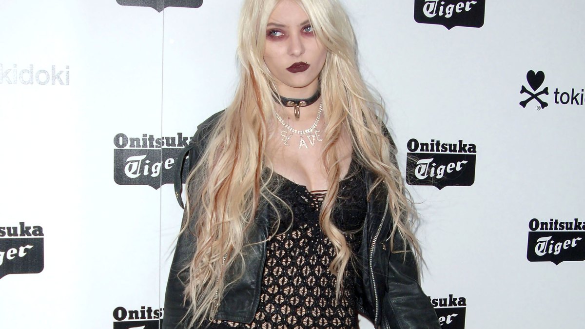 Report-Taylor-Momsen-Suspended-from-Gossip-Girl-Taylor-Momsen-2010