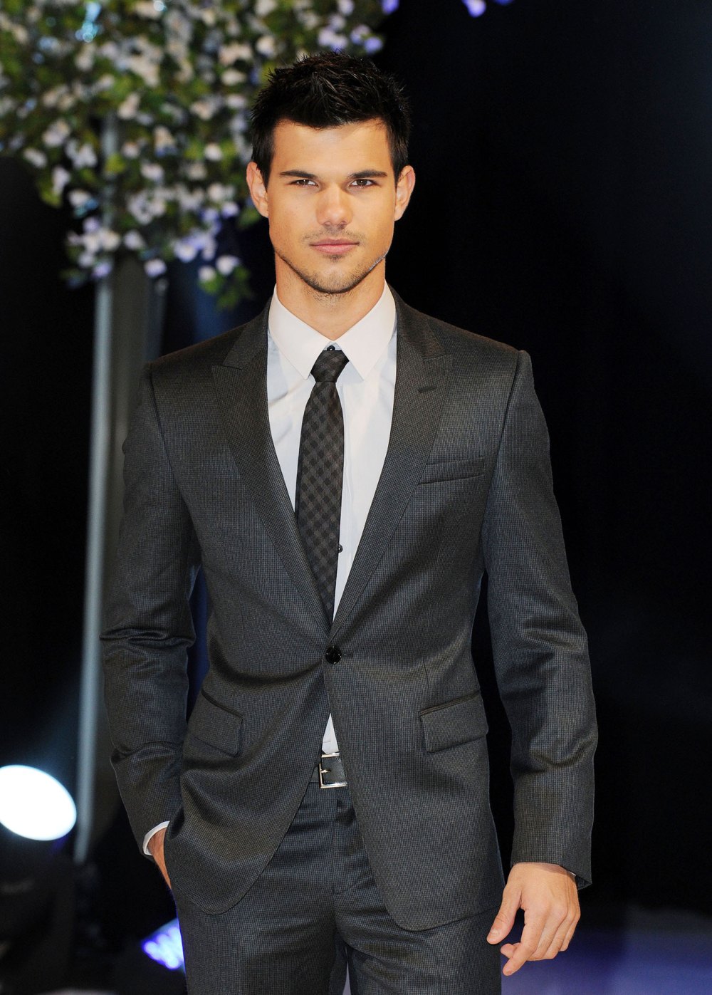 Taylor Lautner Forced to Eat While Shooting Breaking Dawn