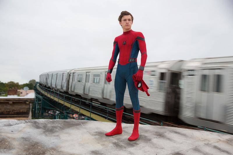 Tom-Holland-Reveals-He-Is-1-Year-Sober-164