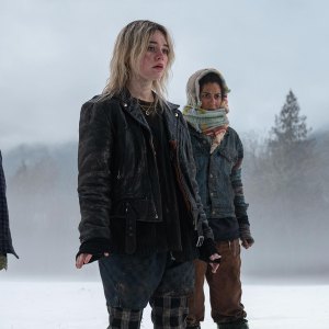 -Yellowjackets--Burning-Questions-After-Season-2-Finale--Who-Died--Who-Is-the-Antler-Queen-- -526