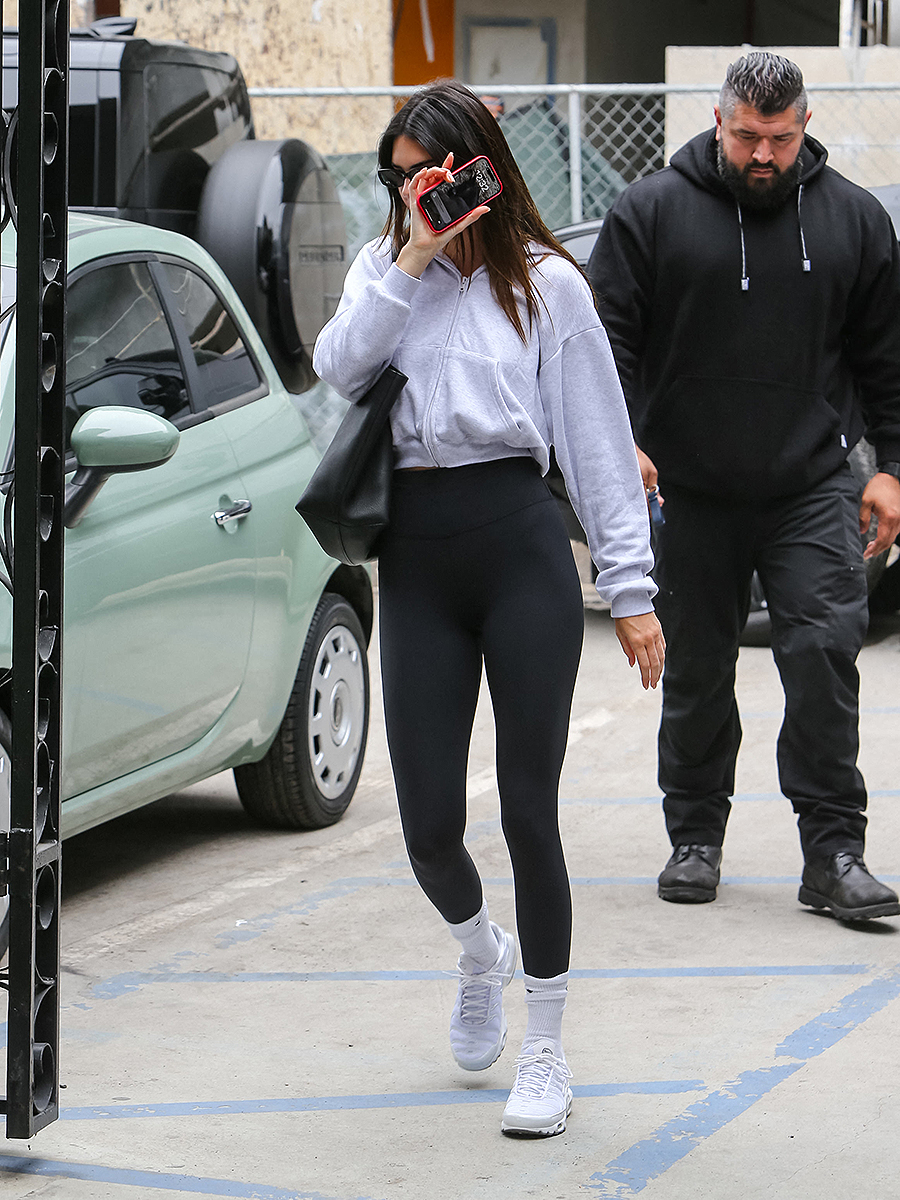 kendall-jenner-cropped-grey-hoodie