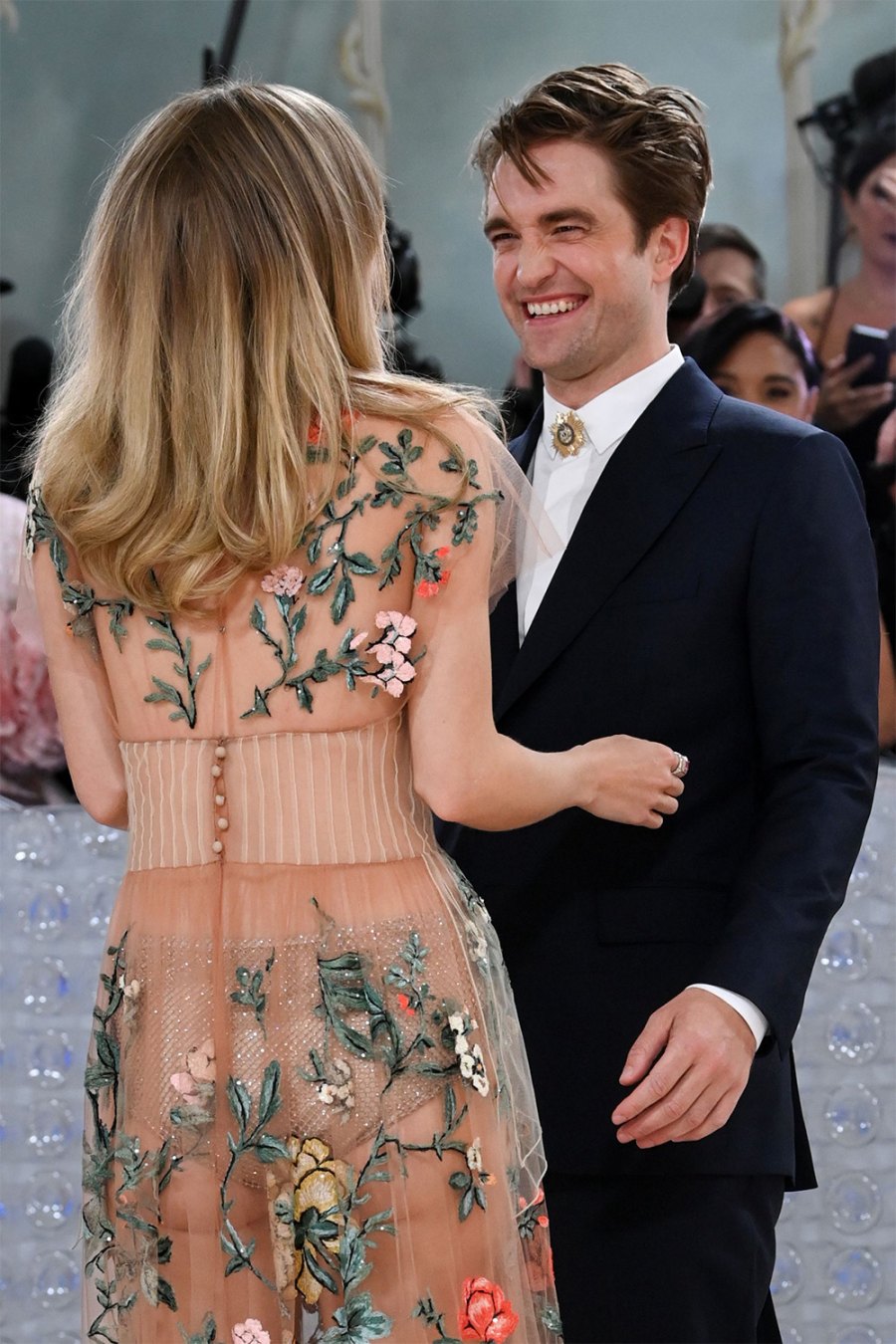Suki Waterhouse and Robert Pattinson Cuddle Up Give Rare Look at Romance on 2023 Met Gala Red Carpet Photos