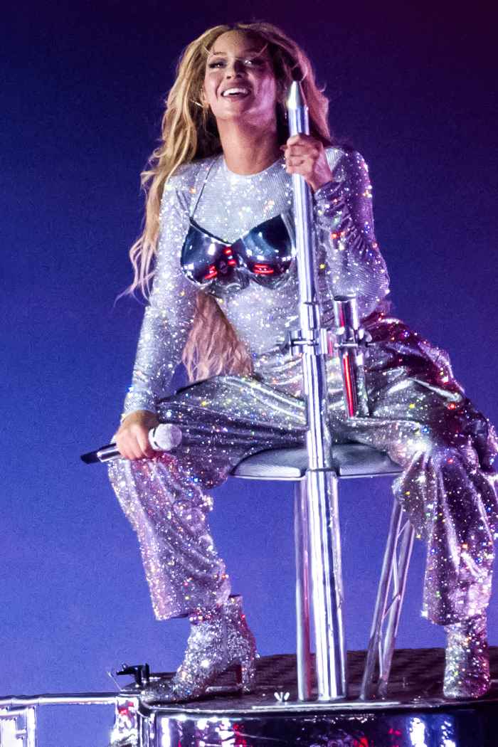 Beyonce Flawlessly Handles Wardrobe Malfunction on Stage | Us Weekly