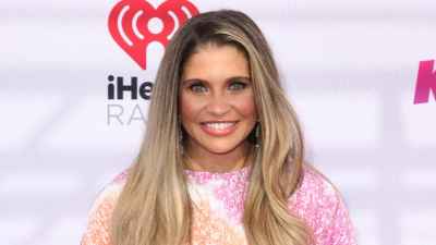 Boy-Meets-World-s-Danielle-Fishel-Recalls--Creepy--Studio-Executive-Having-Photos-of-Her-at-16-in-in-His-Bedroom-617