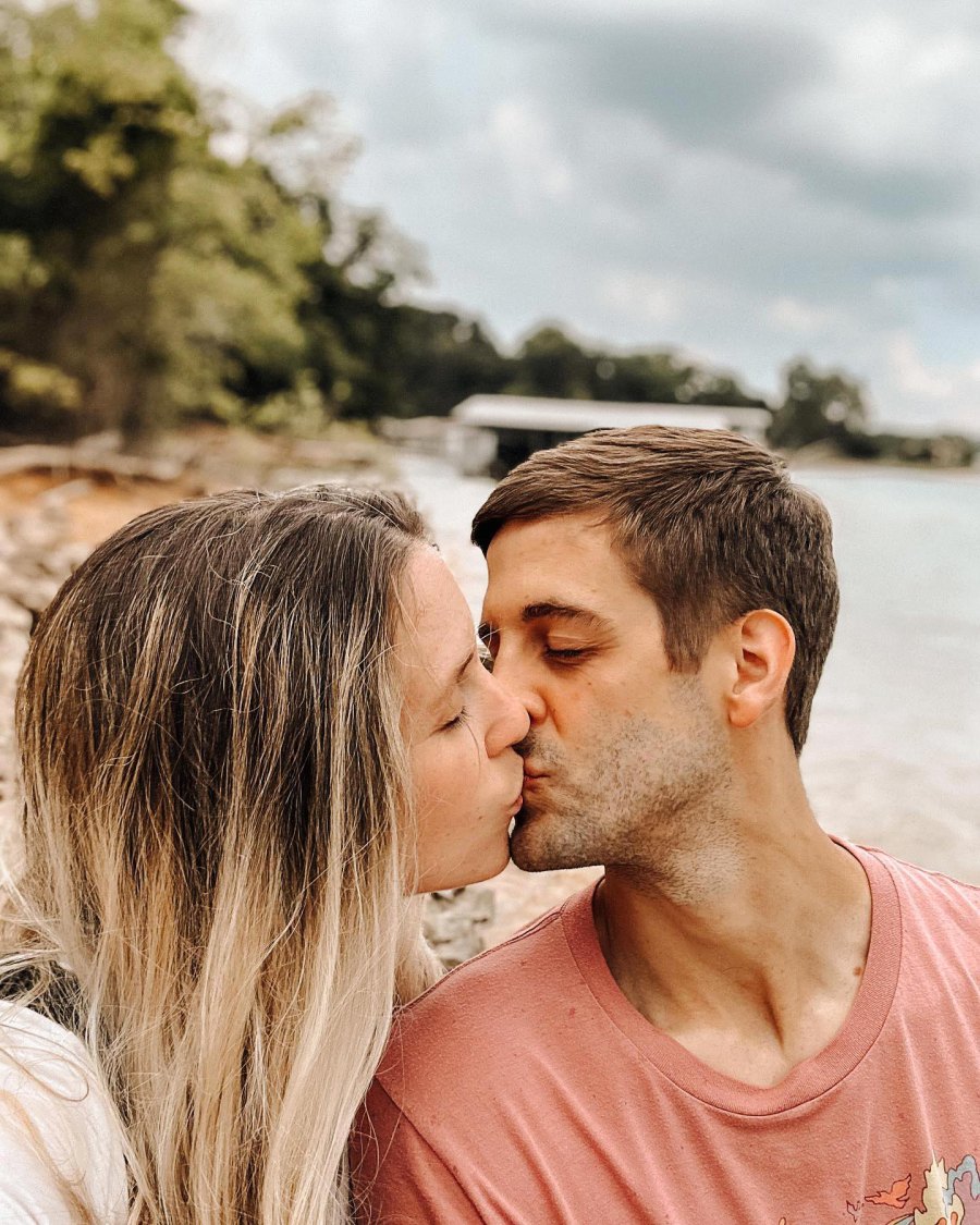 Counting-On-s-Jill-Duggar-and-Derick-Dillard-s-Relationship-Timeline--From-Courting-to-Parenthood-and-More-307