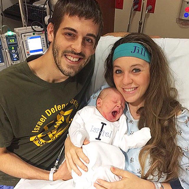 Counting-On-s-Jill-Duggar-and-Derick-Dillard-s-Relationship-Timeline--From-Courting-to-Parenthood-and-More-310