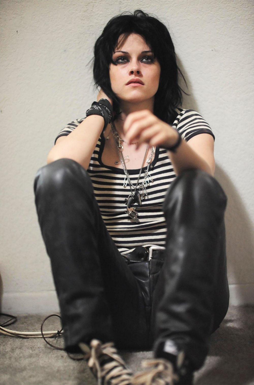 oan-Jett-Kristen-Stewart-Did-Amazing-Job-Portraying-Me-in-The-Runaways-Kristen-Stewart-the-Runaways-2010