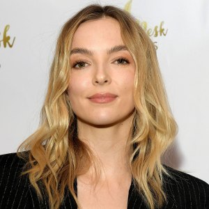Jodie Comer Leaves 'Prima Facie' Broadway Performance After 10 Minutes, Says She 'Can't Breathe' Amid NYC Air Crisis
