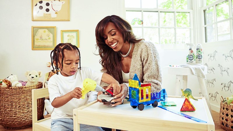 Kelly Rowland They Play With Their Kids Just Like Us