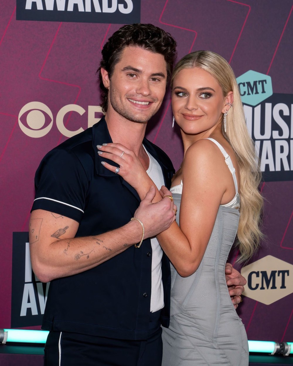 Kelsea Ballerini Runs Off Stage to Make Out With Chase Stokes During Concert