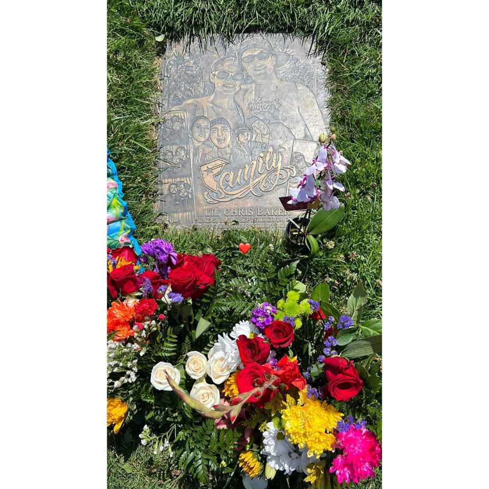 Kourtney Kardashian Honors Travis Barker Late Assistant Who Died in 2008 Plane Crash He Survived 2