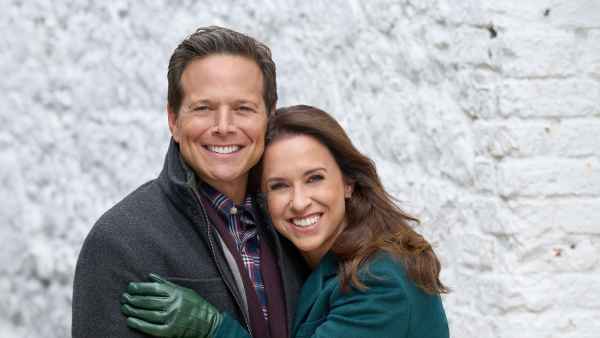 A Merry Scottish Christmas - Lacey Chabert, Scott Wolf