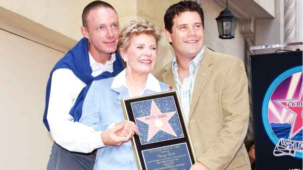 Sean-Astin-Remembers-His-Late-Mother-Patty-Duke-We-Celebrate-Her-‘Infinite-Love-Mackenzie-Astin-Patty-Duke-and-Sean-Astin-2004