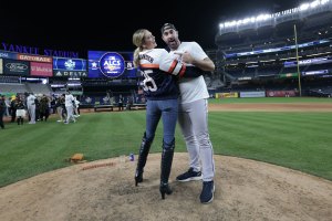 See Kate Upton’s Most Memorable Fashion Moments: Photos | Us Weekly