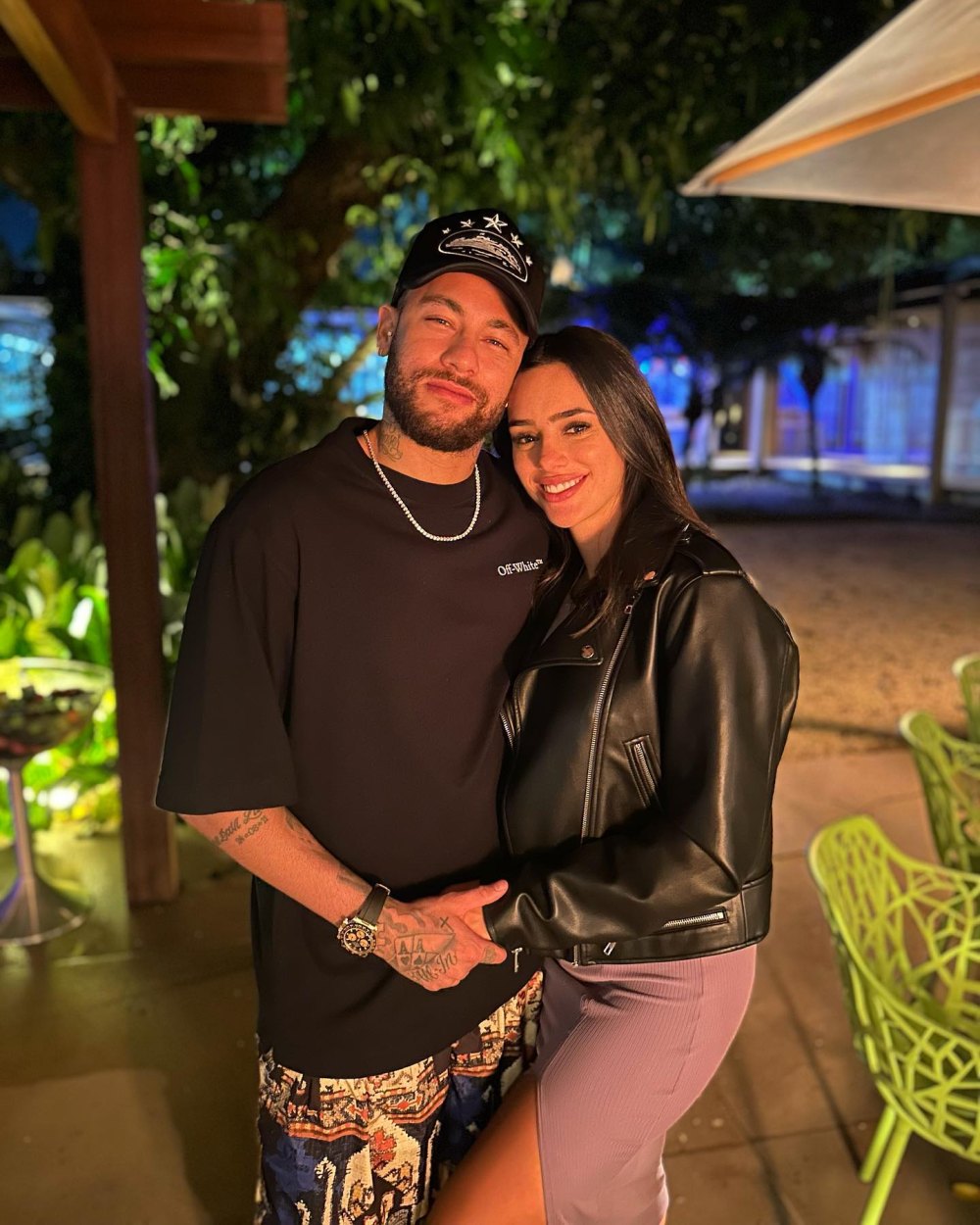 Soccer Star Neymar Publicly Apologizes to Pregnant Girlfriend Amid Infidelity Speculation