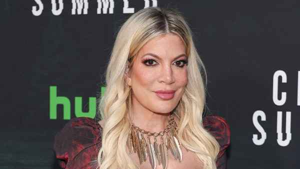 Tori-Spelling-Has-Girl-s-Night-Out-With-Daughters-Stella-and-Hattie-at--Cruel-Summer--Premiere--Photo-221
