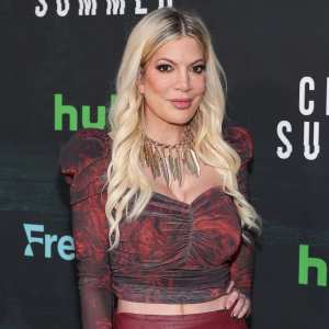 Tori-Spelling-Has-Girl-s-Night-Out-With-Daughters-Stella-and-Hattie-at--Cruel-Summer--Premiere--Photo-221