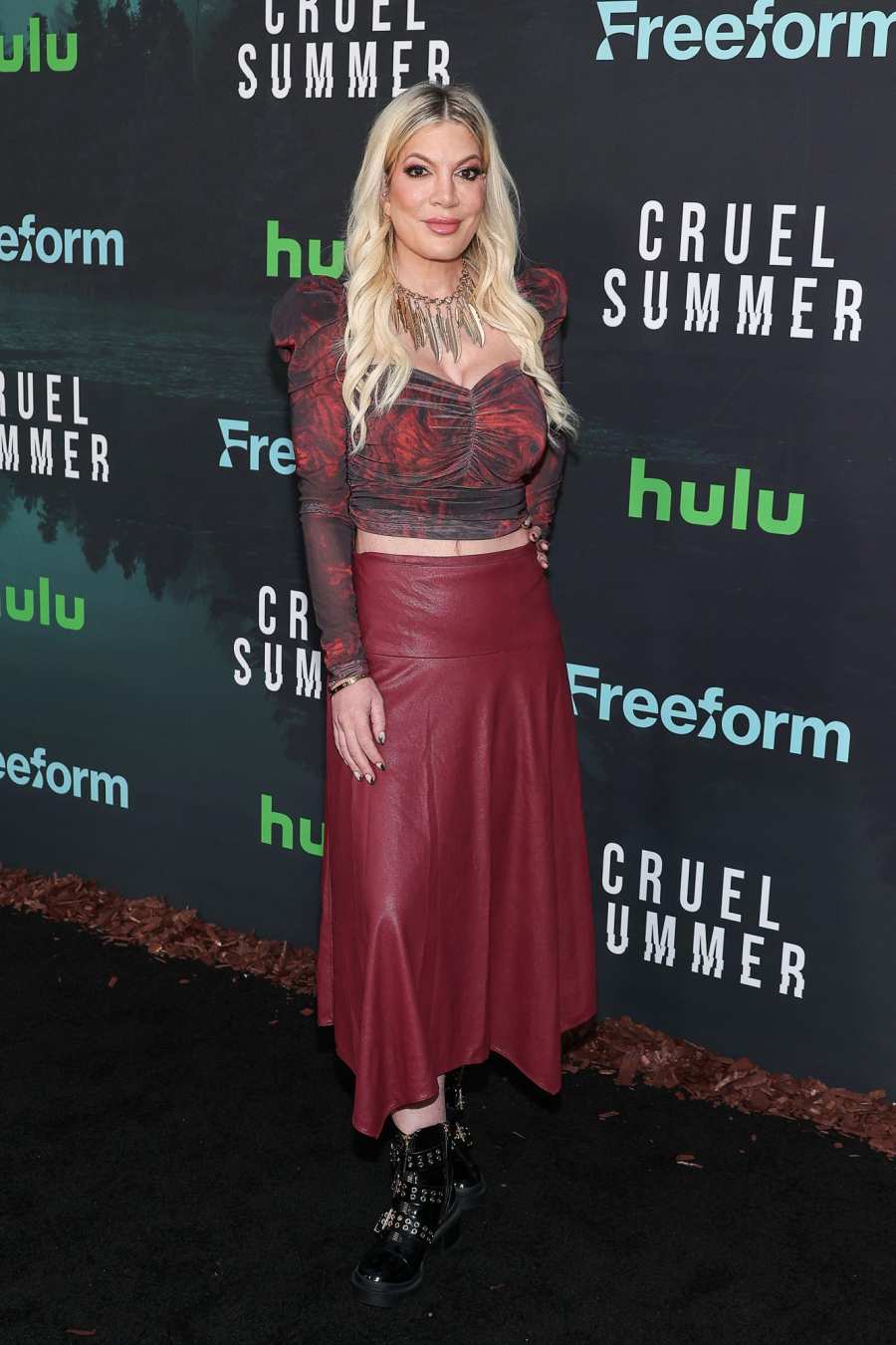 Tori-Spelling-Has-Girl-s-Night-Out-With-Daughters-Stella-and-Hattie-at--Cruel-Summer--Premiere--Photo-222