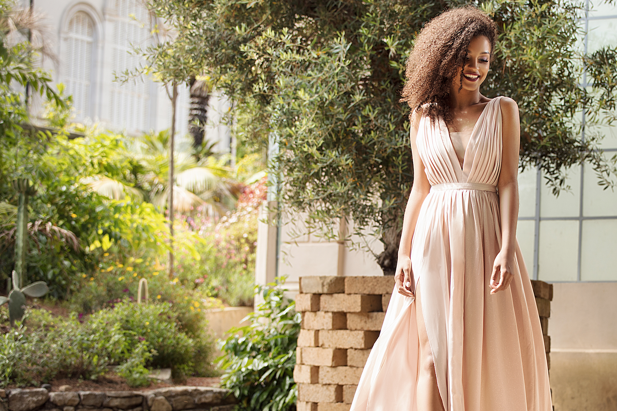 17 Summer Maxi Dresses You Can Wear Without a Bra