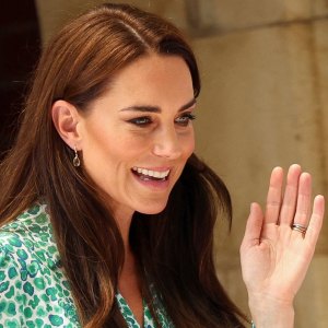 princess-kate-green-leopard-print-dress