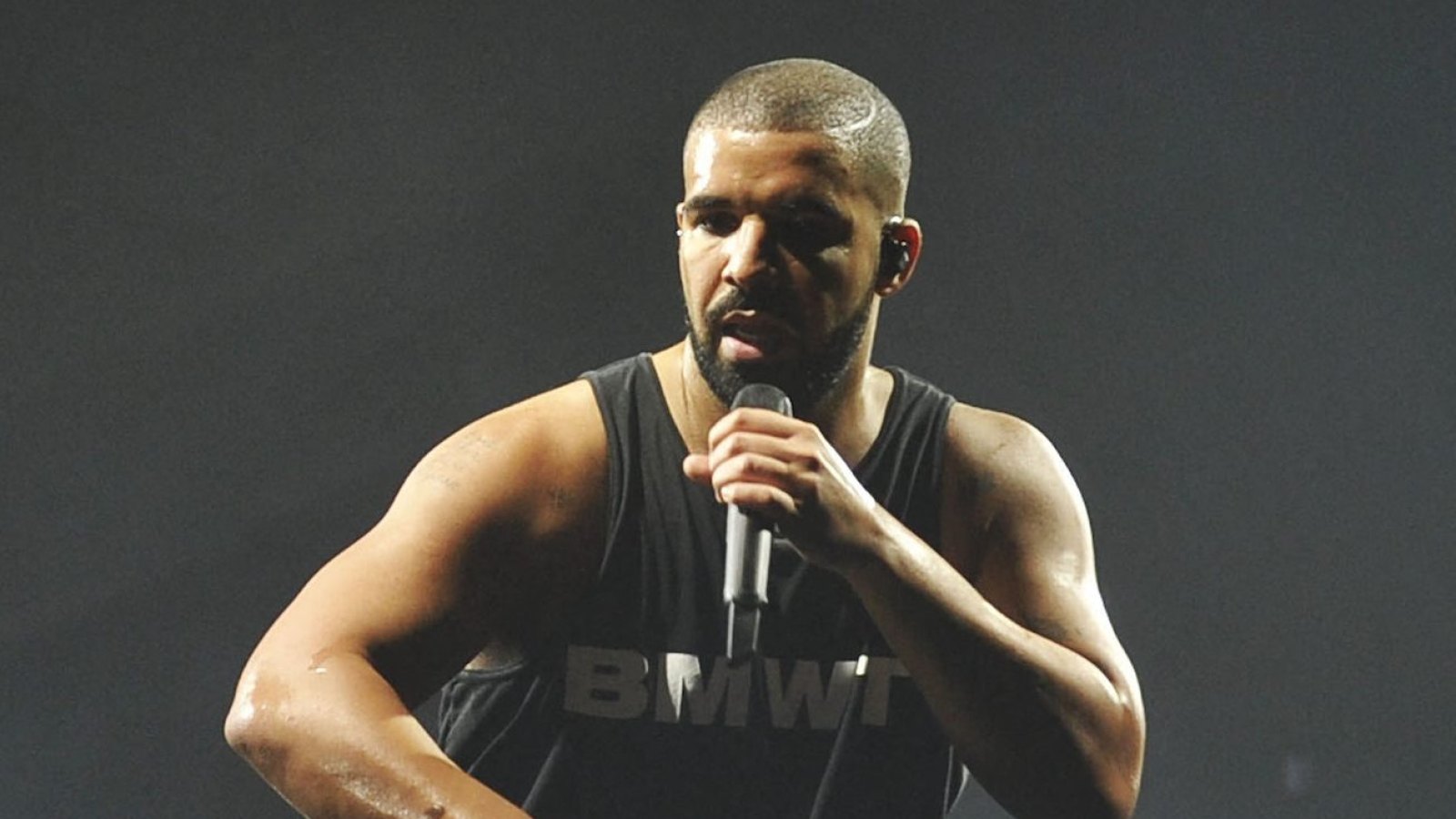 FEATURED - All About Woman Who Threw Bra Onstage During Drake Show