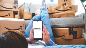 Amazon-Shopping-Stock-Photo