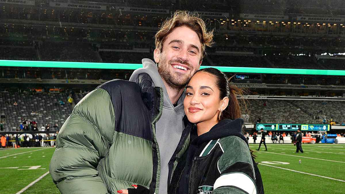 Bachelor Nation Victoria Fuller Subtly Quiets Greg Grippo Split Speculation